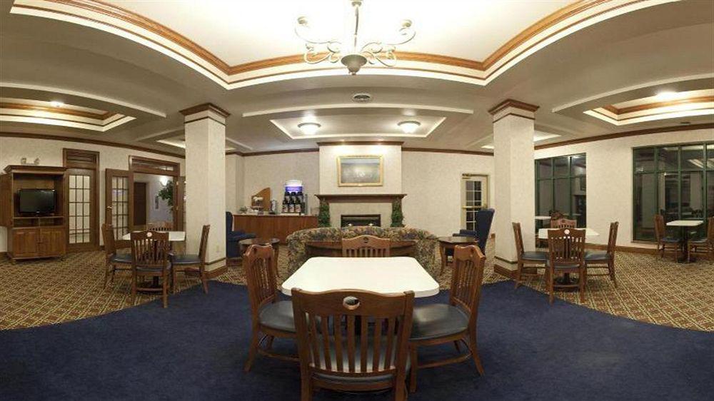 Holiday Inn Express Hotel & Suites Fort Atkinson By Ihg Экстерьер фото