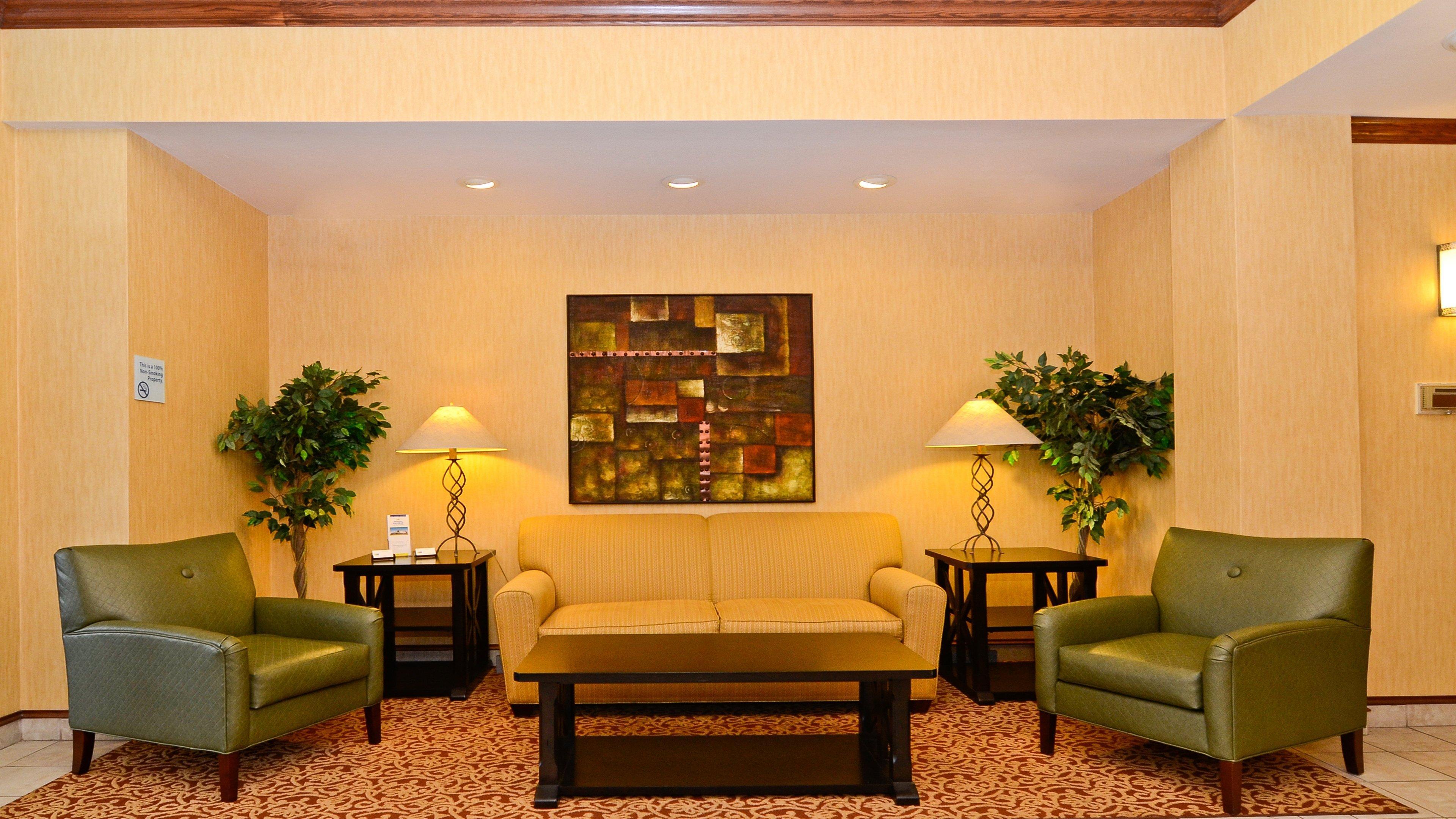 Holiday Inn Express Hotel & Suites Fort Atkinson By Ihg Экстерьер фото