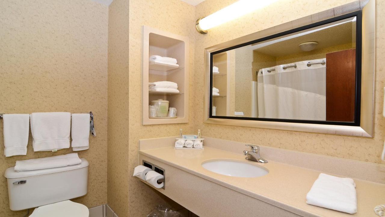 Holiday Inn Express Hotel & Suites Fort Atkinson By Ihg Экстерьер фото